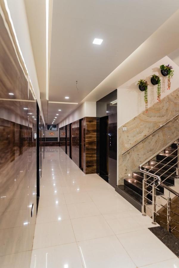 Hotel Ayodhya Virpur Extérieur photo