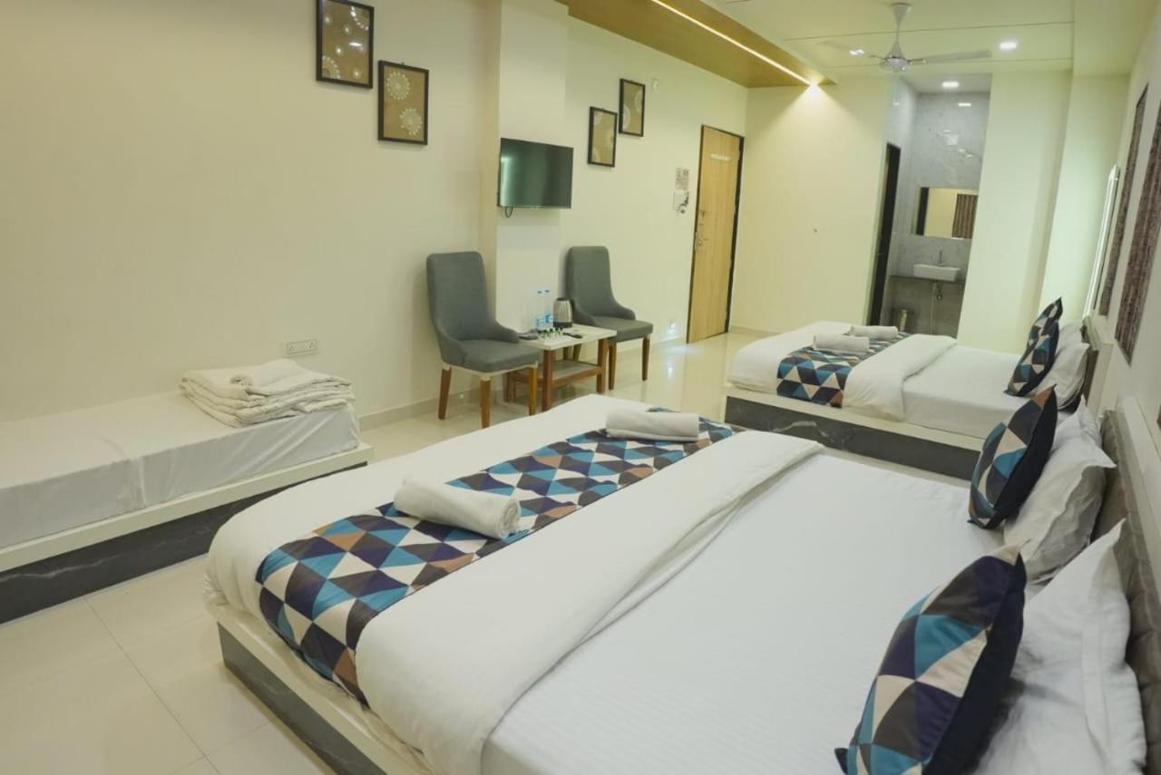 Hotel Ayodhya Virpur Extérieur photo